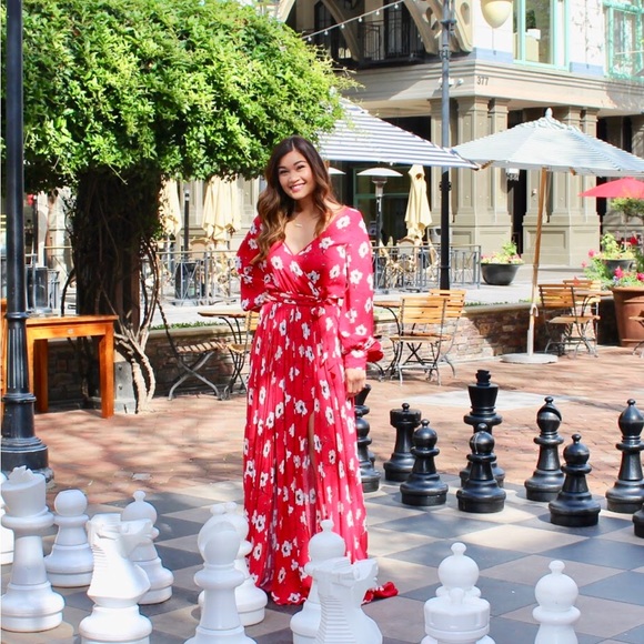 Red floral Vici maxi dress - Picture 1 of 4